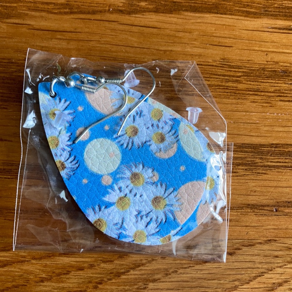 Daisy earrings